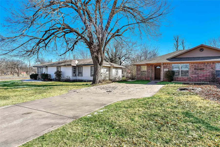 1110-1112 N Main Street, Bonham, TX 75418 - #3