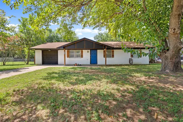 6204 Creek Crossing Road, Alvarado, TX 76009