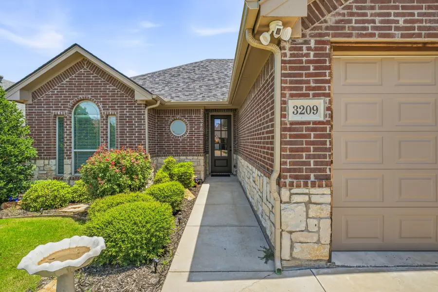 3209 Main Street, Granbury, TX 76049 - #2