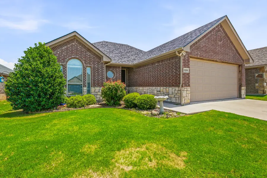 3209 Main Street, Granbury, TX 76049 - #3
