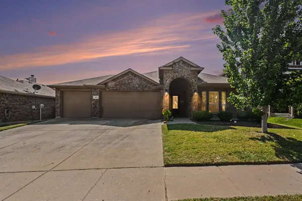231 Orbit Drive, Lavon, TX 75166