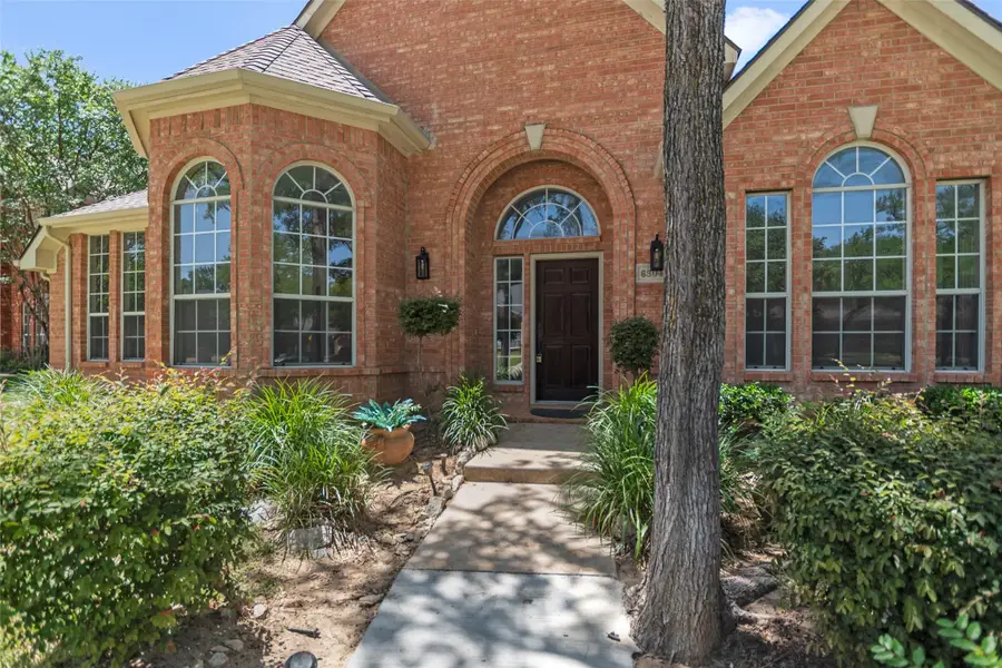 6304 Fox Hunt Drive, Arlington, TX 76001 - #2
