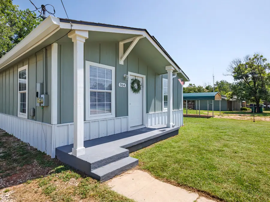 904 W 1st Street, Coleman, TX 76834 - #2