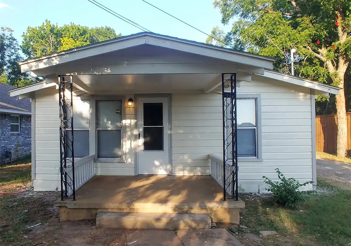 411 S Bradshaw Street, Denton, TX 76205 - #1