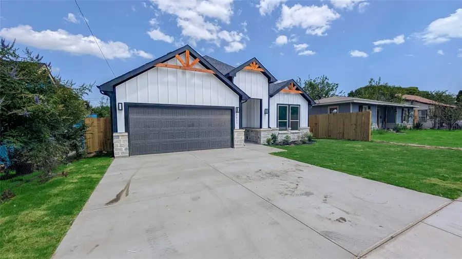 2825 S Grove Street, Fort Worth, TX 76104 - #3