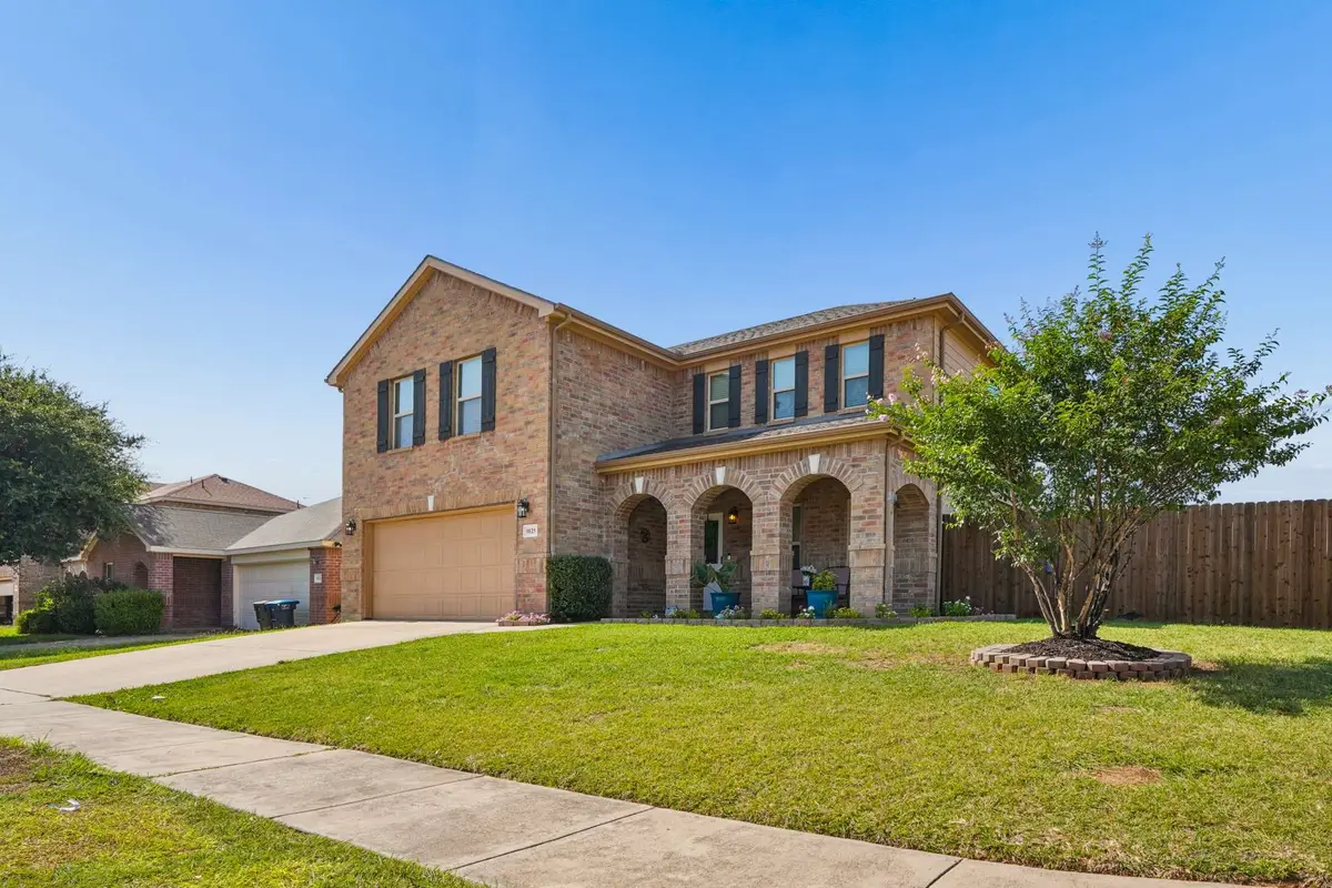 1825 Lynnwood Hills Drive, Fort Worth, TX 76112 - #1