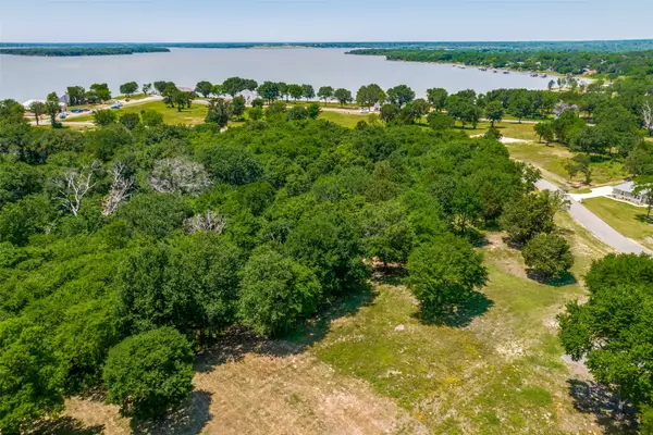 305 Cedar Creek Landing Lane, Mabank, TX 75143