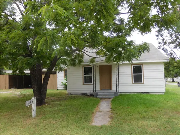 407 NE 4th Street, Hubbard, TX 76648
