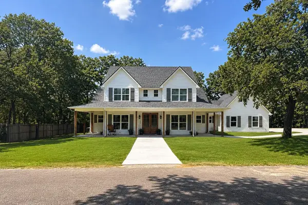 100 Hidden Oaks Drive, Waco, TX 76705