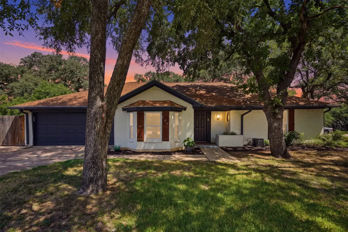 700 Highland Crest Drive, Hurst, TX 76054 - #1