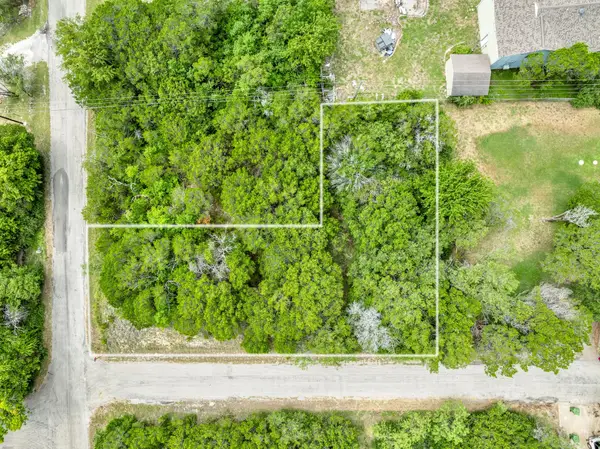 1725 Hitching Post Road, Granbury, TX 76049