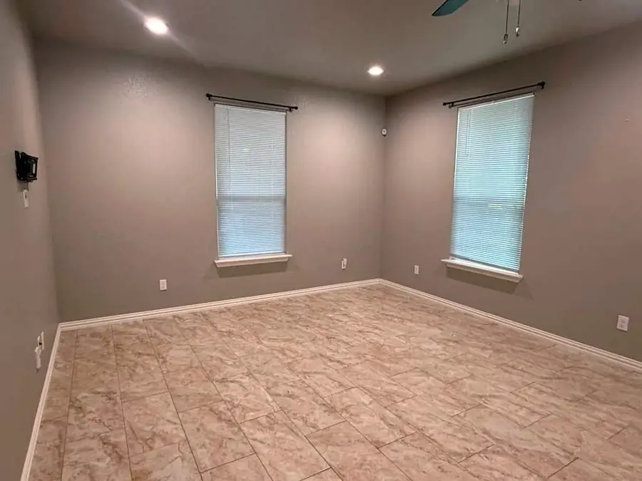 122 Katy Street, Cleburne, TX 76031 - #3