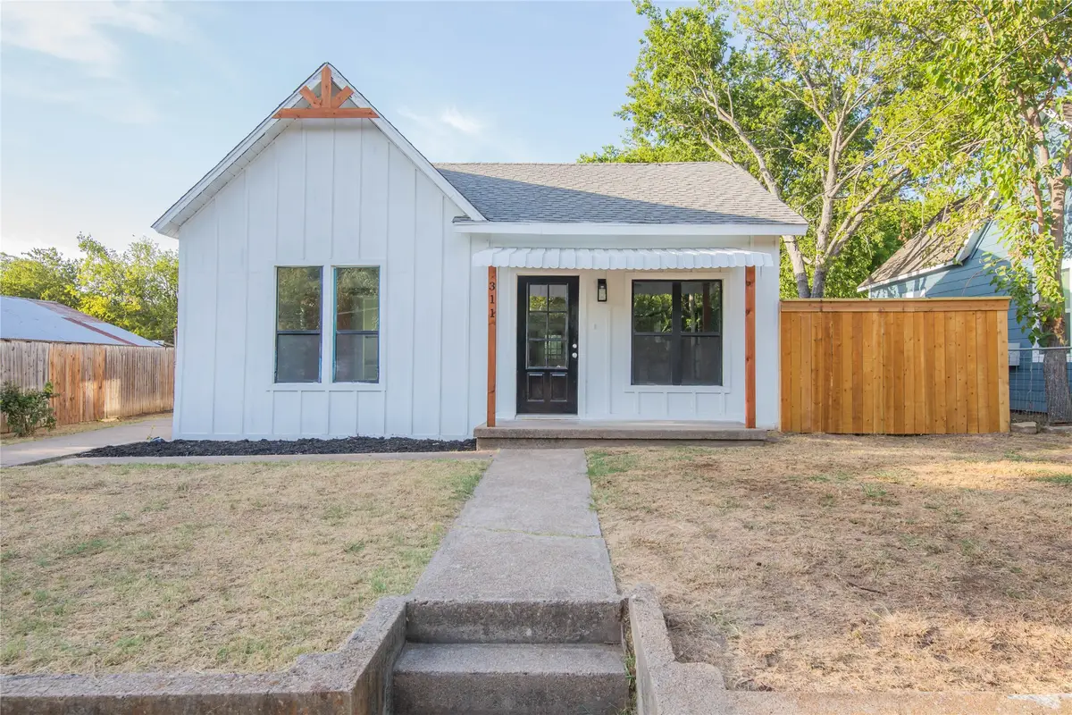 311 Throckmorton, Weatherford, TX 76086 - #1