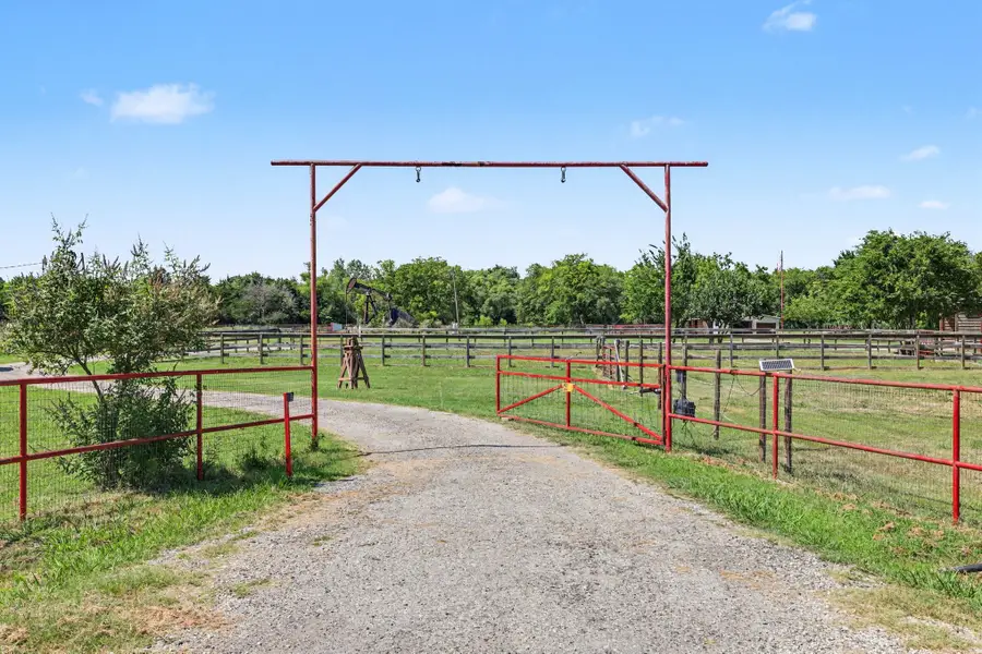 1135 Leo Andrews Road, Whitesboro, TX 76273 - #3