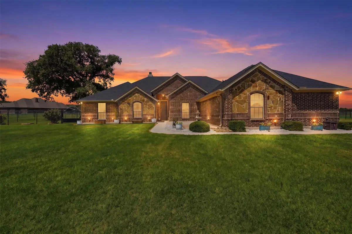 205 Lavender Court, Springtown, TX 76082 - #1