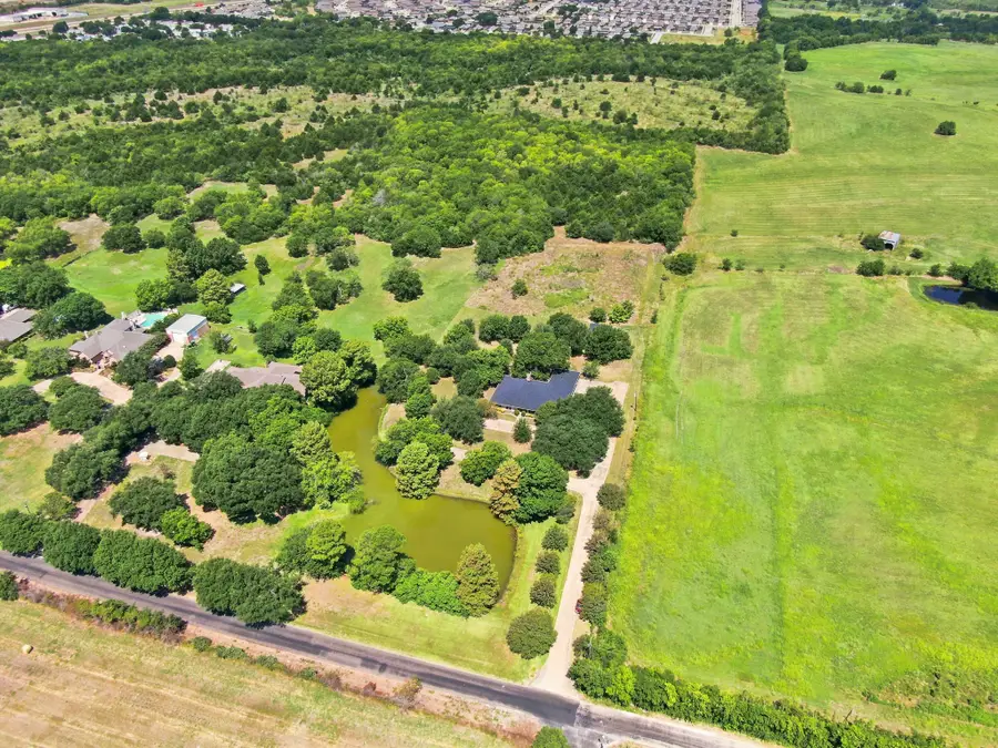 2000 Crisp Road, Ennis, TX 75119 - #2