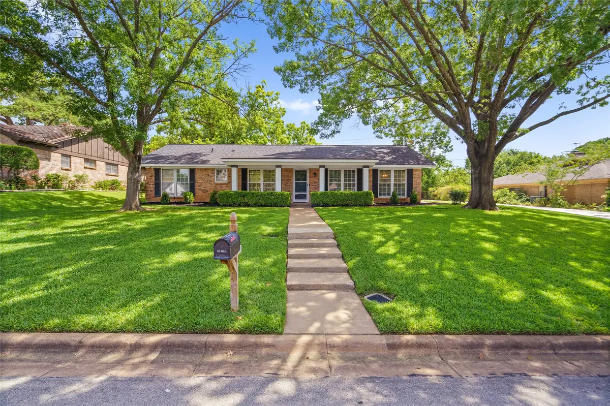 409 Summit Ridge Drive, Euless, TX 76039 - #1