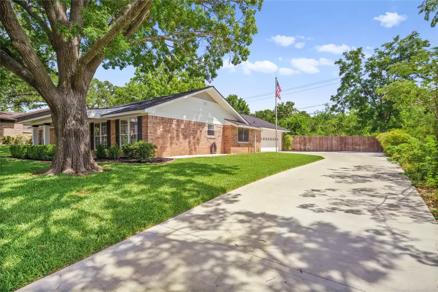 409 Summit Ridge Drive, Euless, TX 76039 - #3