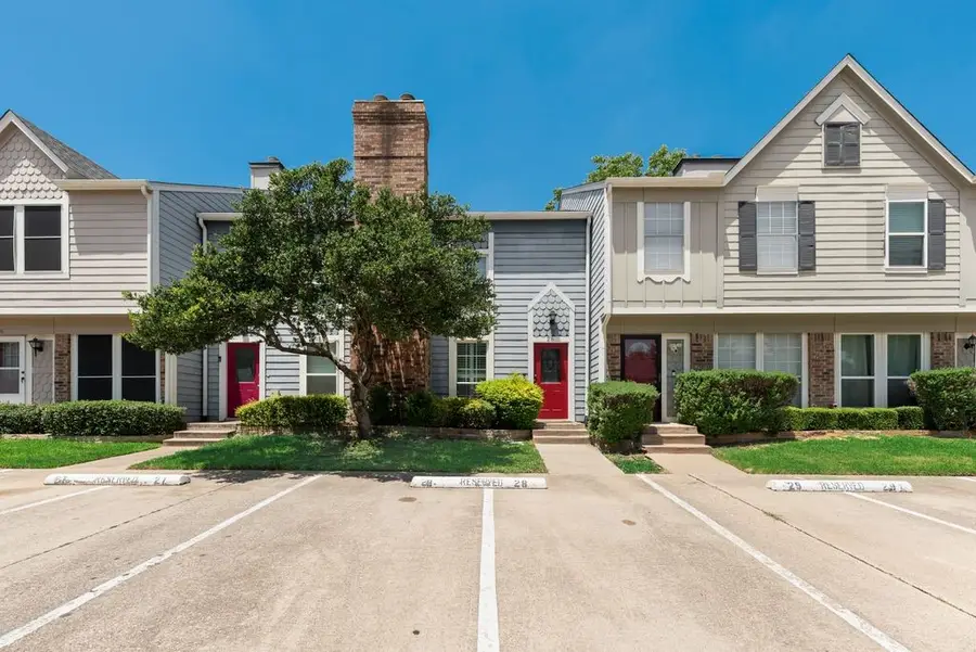 28 Abbey Road, Euless, TX 76039 - #3