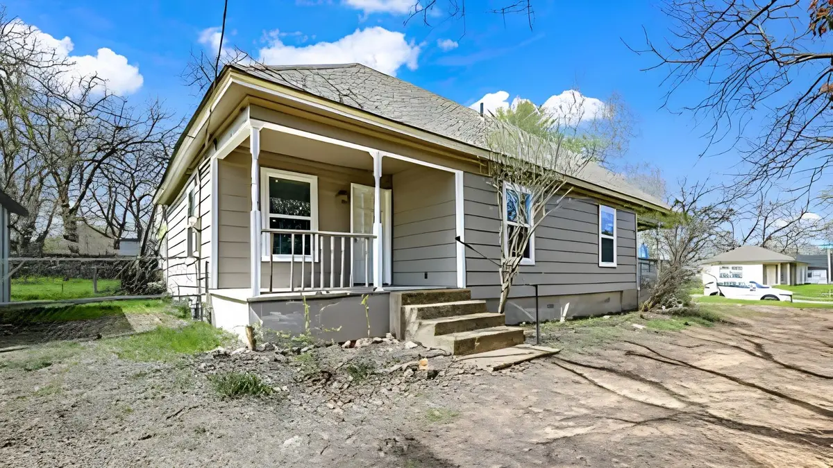 900 W Nelson Street, Denison, TX 75020 - #1
