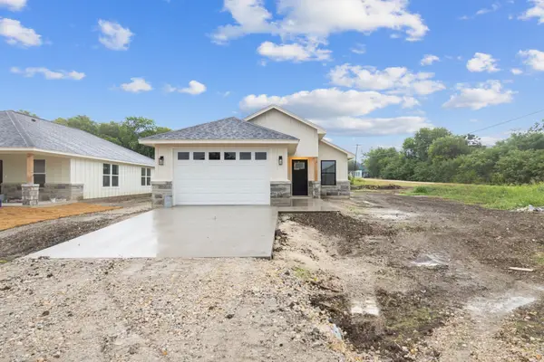 129 Avenue B, Moody, TX 76557