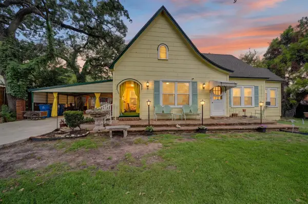 205 Wykagyl Street, Kaufman, TX 75142