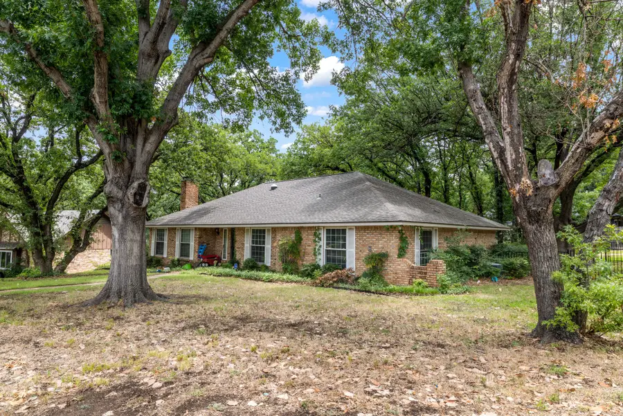 1707 Woodridge Circle, Arlington, TX 76013 - #2