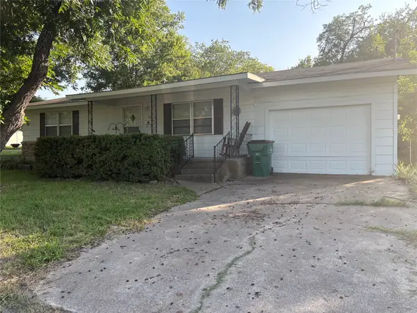 307 S Avenue P, Clifton, TX 76634