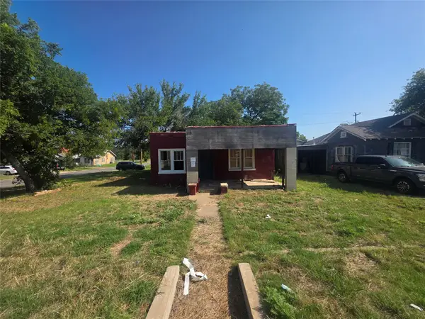 1100 E Walker Street, Breckenridge, TX 76424
