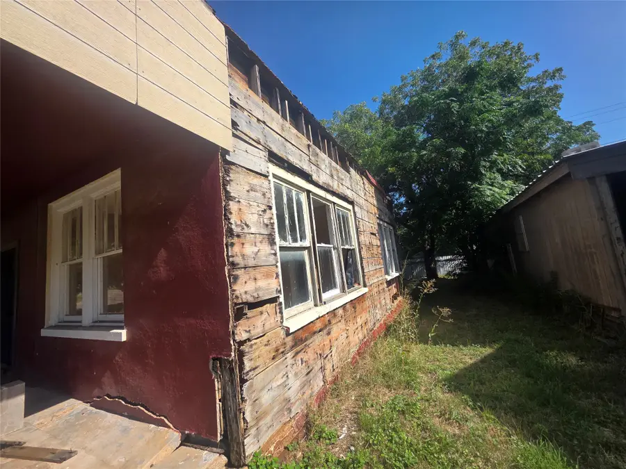 1100 E Walker Street, Breckenridge, TX 76424 - #3