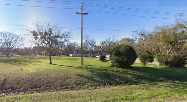 1104 S Adelaide Street, Terrell, TX 75160