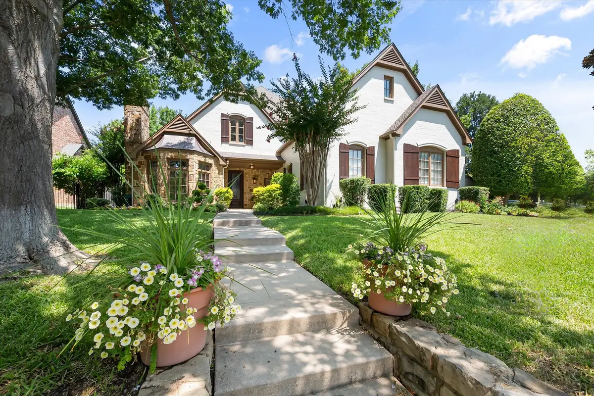 2111 Castle View Road, Mansfield, TX 76063 - #1