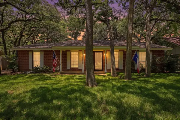 3702 Hastings Drive, Arlington, TX 76013