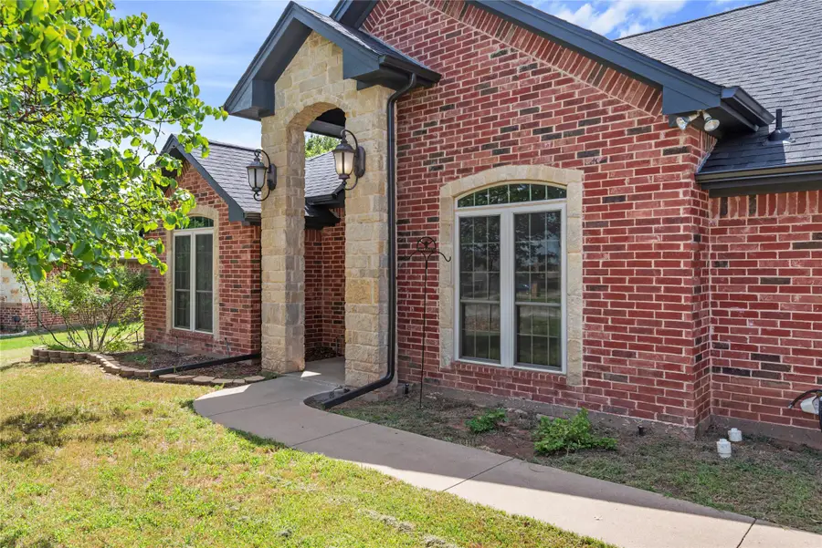 903 Winding Road, Granbury, TX 76049 - #2