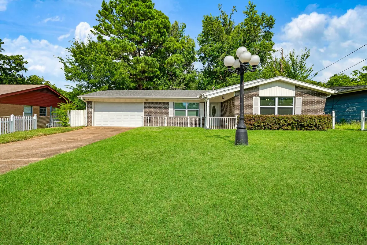 160 NW 28th Street, Paris, TX 75460 - #1