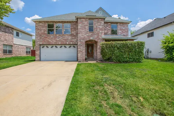 3148 Pine Valley Drive, Grand Prairie, TX 75052