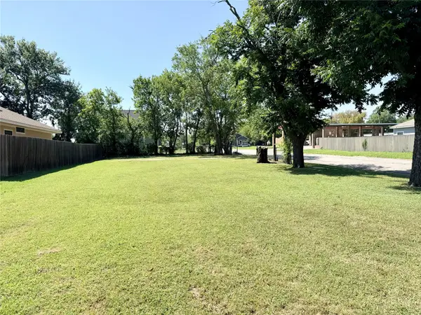 1301 E 6th Avenue, Corsicana, TX 75110