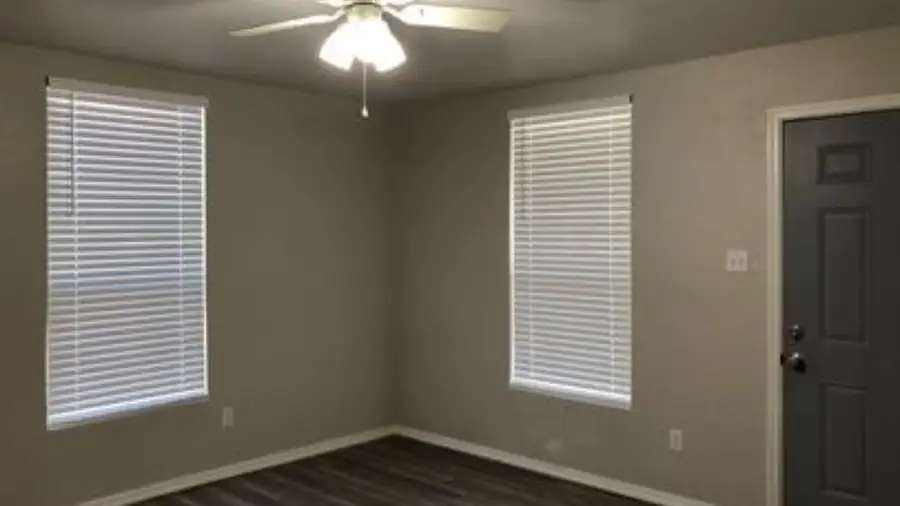 611 S Scullin Avenue, Denison, TX 75020 - #3