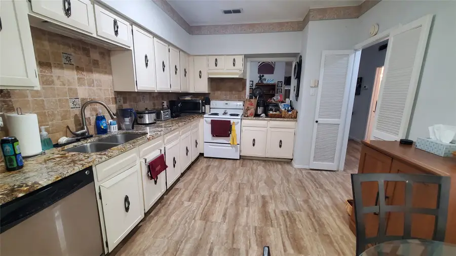 834 Pebble Beach Drive, Garland, TX 75043 - #3