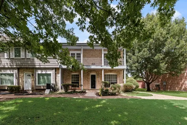 624 Trailwood Court, Garland, TX 75043