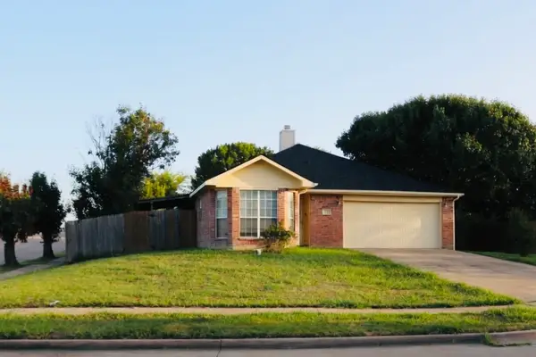 3155 Ponds Edge Trail, Grand Prairie, TX 75052