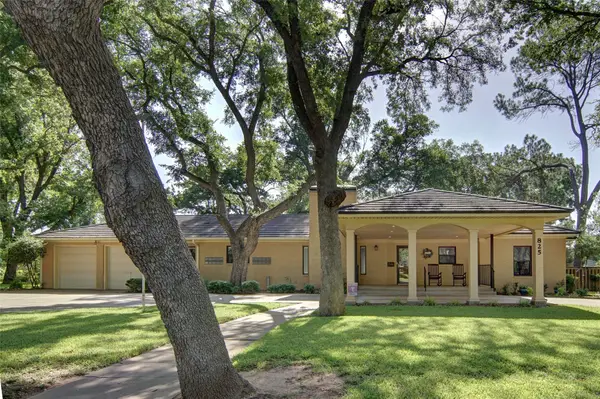 825 Elm Street, Graham, TX 76450