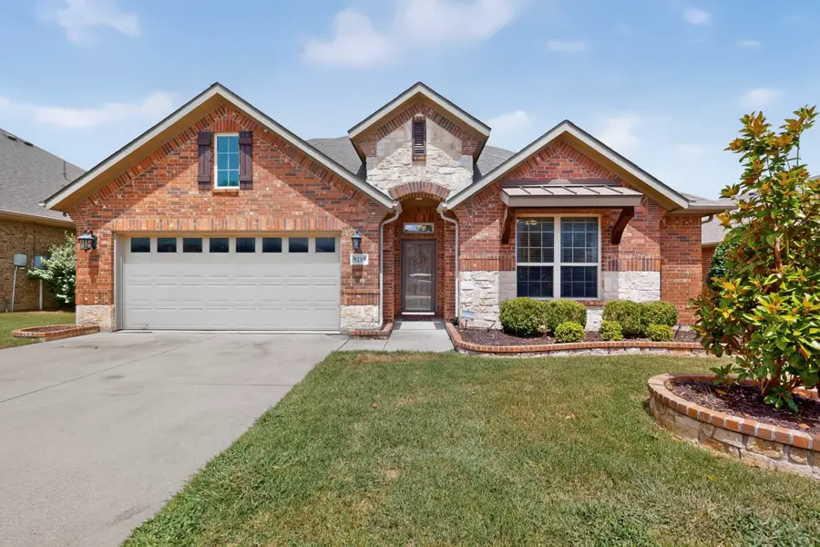 9215 Moon River Court, Arlington, TX 76002 - #2