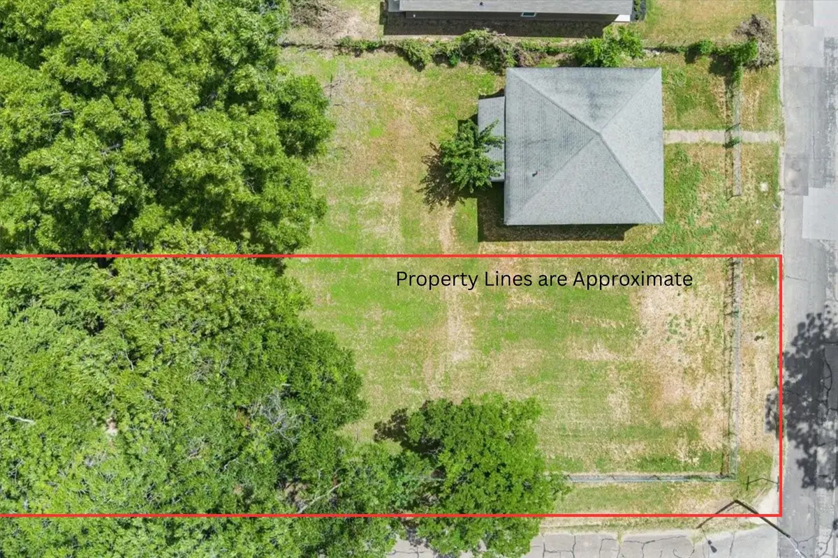 1000 E Calhoun Avenue, Waco, TX 76704 - #1