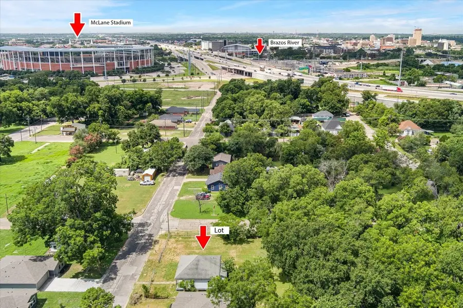1000 E Calhoun Avenue, Waco, TX 76704 - #2