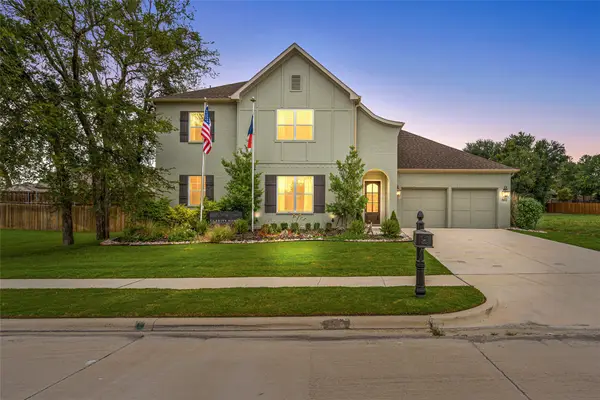 602 Sterling Drive, Benbrook, TX 76126