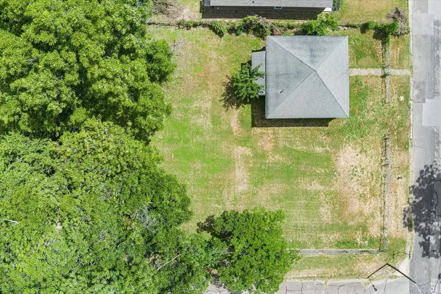 1002 E Calhoun Avenue, Waco, TX 76704 - #3