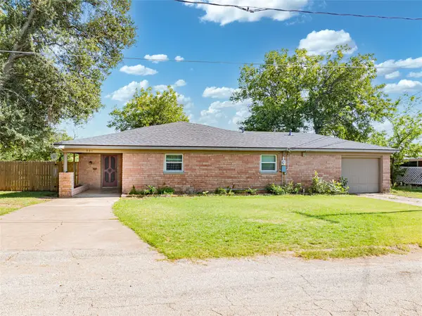 905 W Dyer Street, Breckenridge, TX 76424