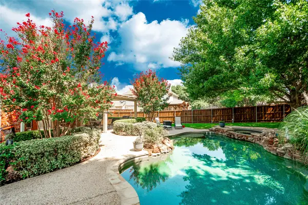 5900 Lavon Drive, Flower Mound, TX 75028