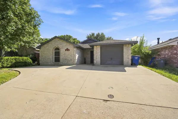 2534 Las Villas Avenue, Dallas, TX 75211